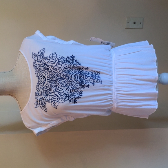 New! Elle Floral Blouse - Picture 1 of 7